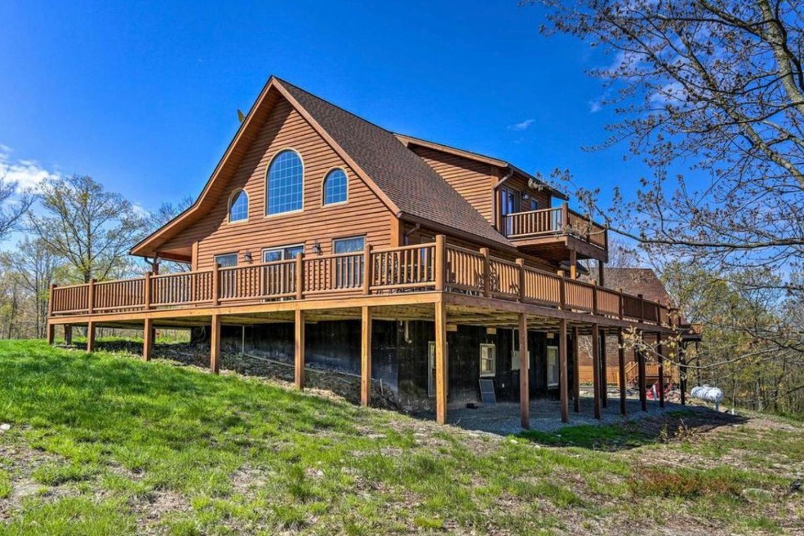 Lakeside Breeze Holiday home *