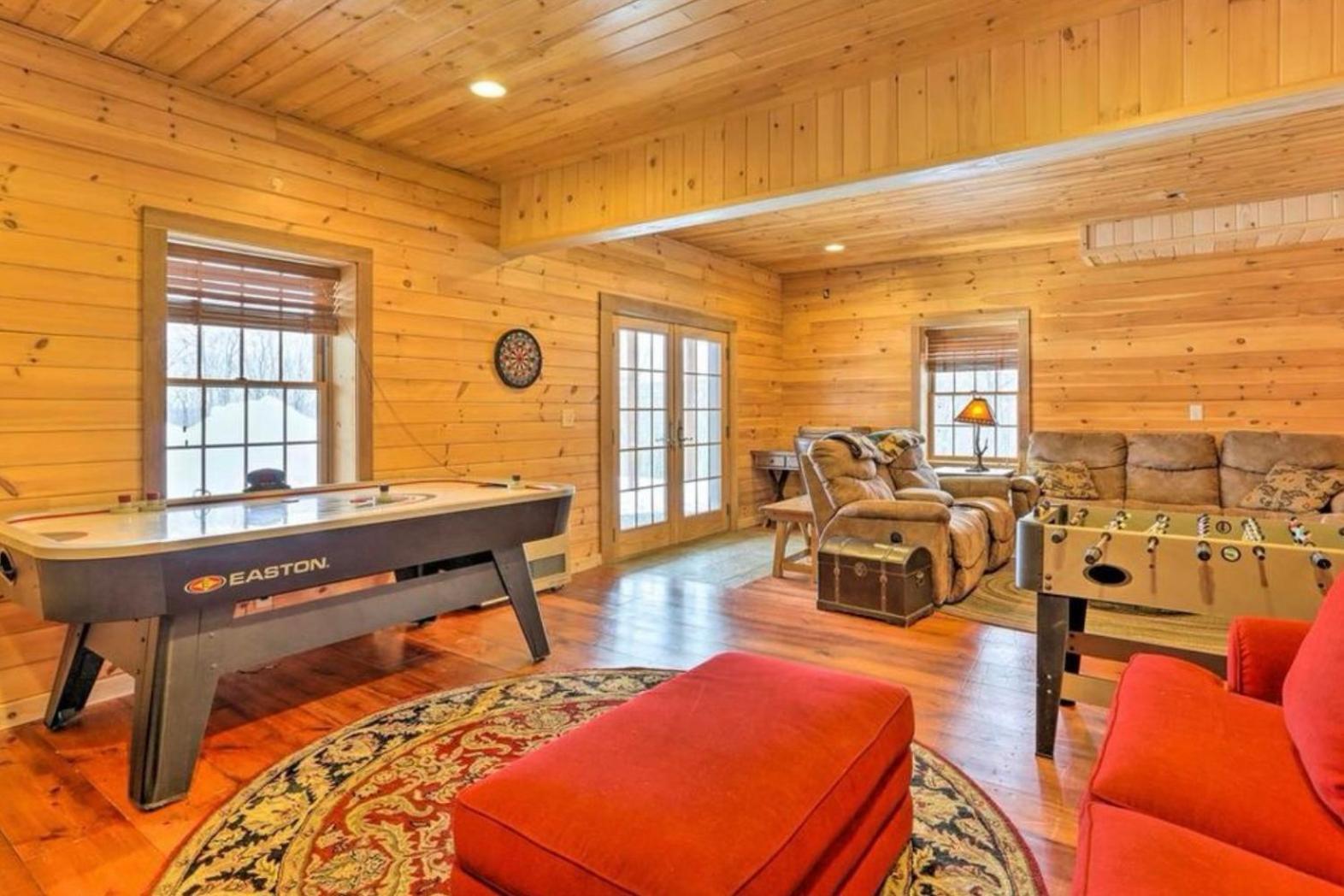 Lakeside Breeze Holiday home *